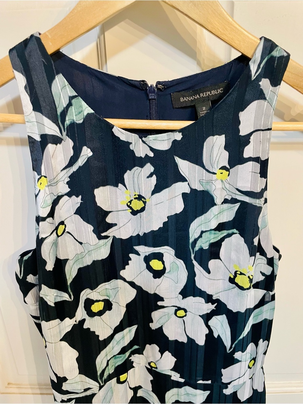 Banana Republic Navy Floral Maxi Dress size 2